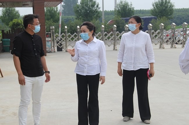 永城市委统战部部长胡淼慰问疫情防控一线工作人员